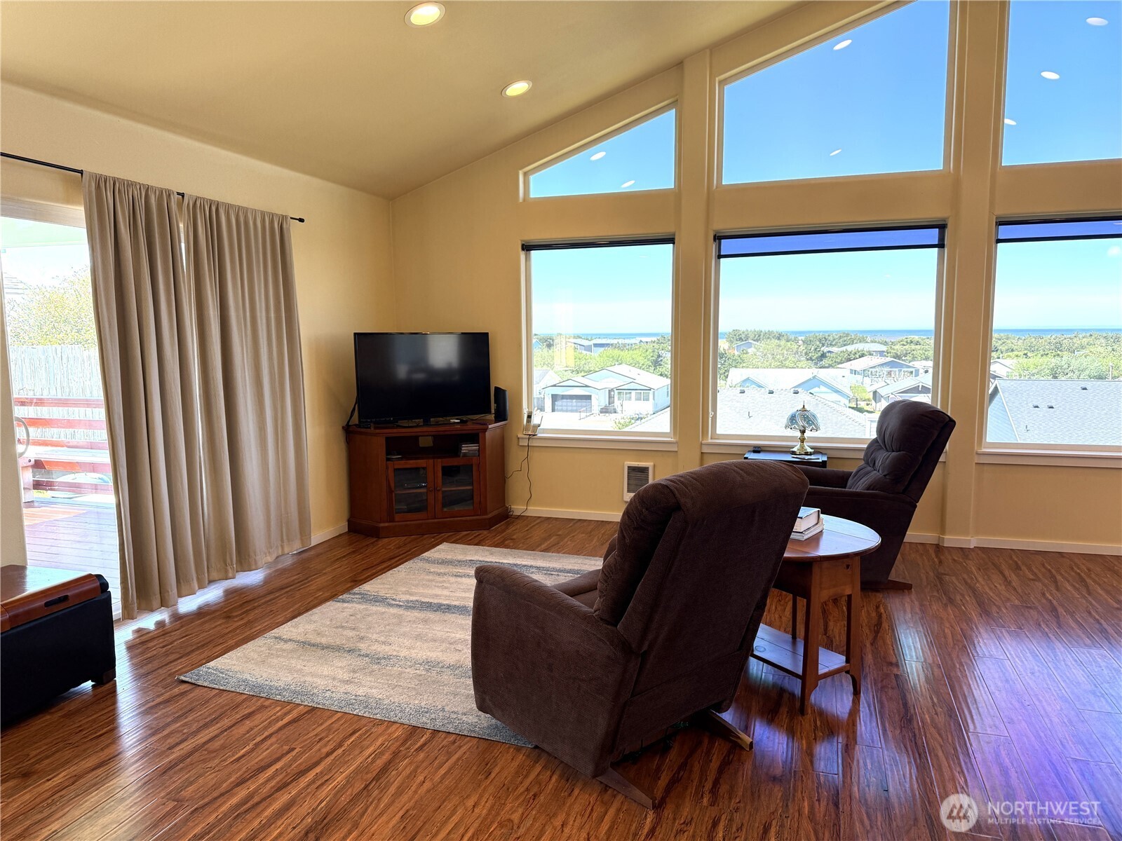 33013 J Place , Ocean Park, WA 98640