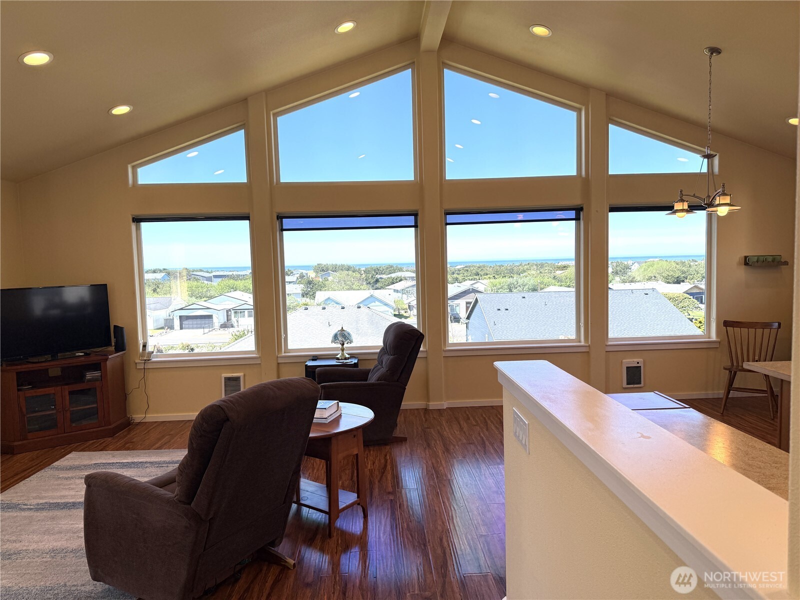 33013 J Place , Ocean Park, WA 98640