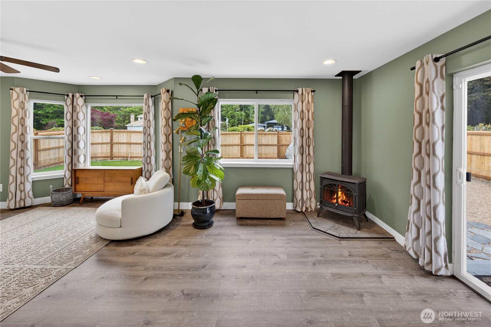 1584 Country Club Drive , Camano Island, WA 98282