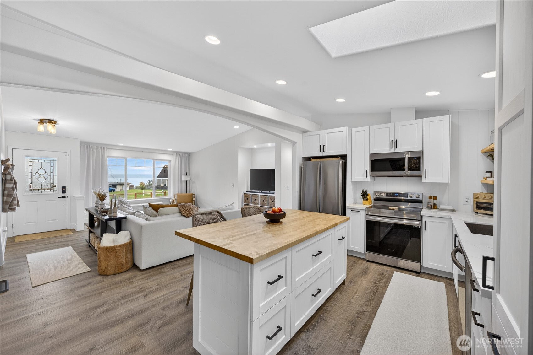 1584 Country Club Drive , Camano Island, WA 98282
