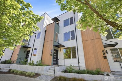 6406 Fauntleroy Way SW, Seattle, WA 98136-1855 - Photo 2