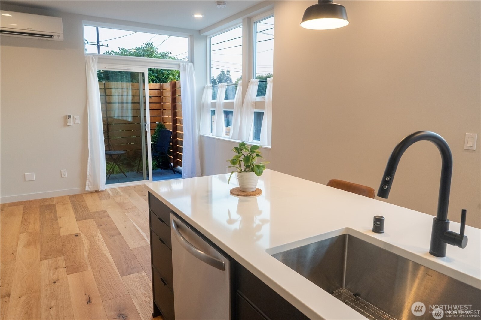 4320 A Wallingford Avenue N, Seattle, WA 98103