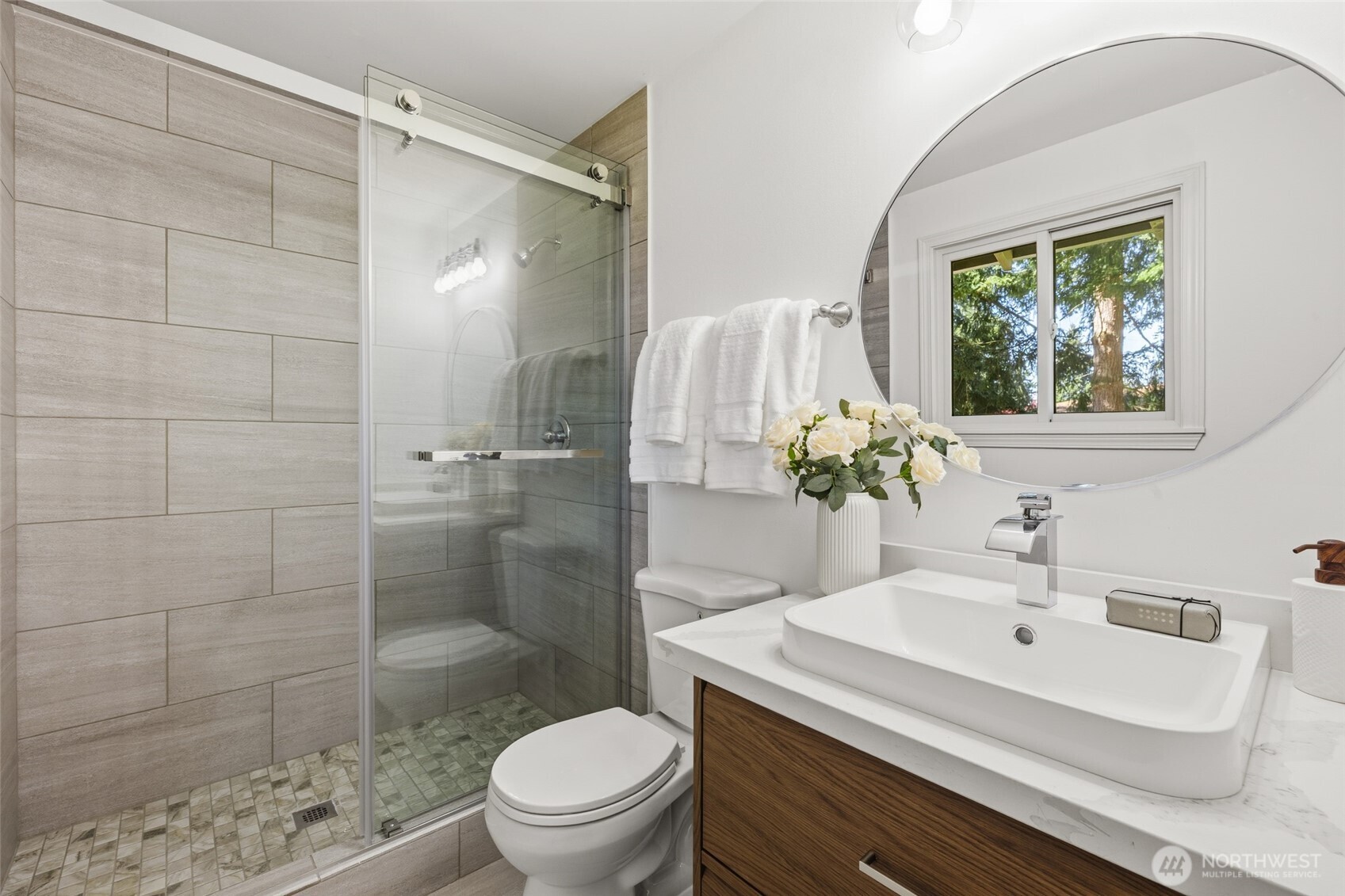 2408 164th Avenue NE, Bellevue, WA 98008