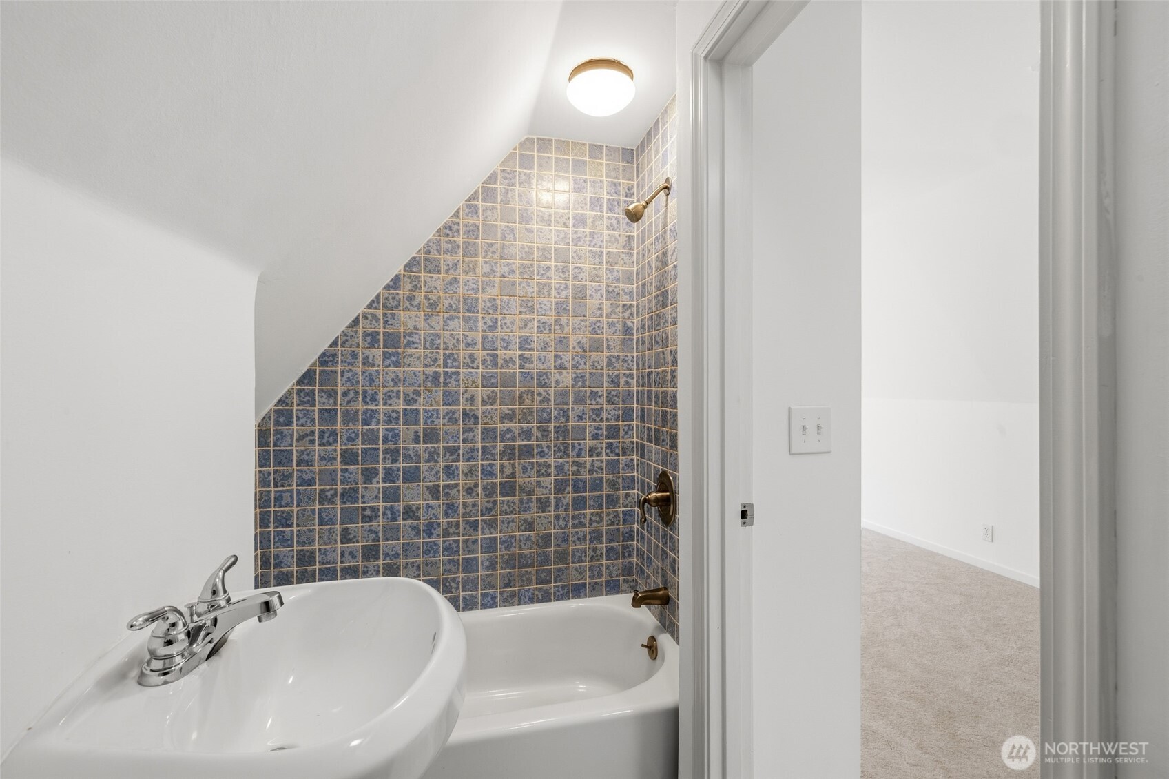 2408 164th Avenue NE, Bellevue, WA 98008