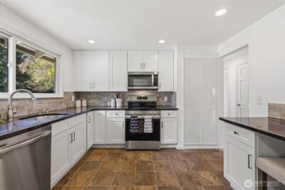 2408 164th Avenue NE, Bellevue, WA 98008 - Photo 9
