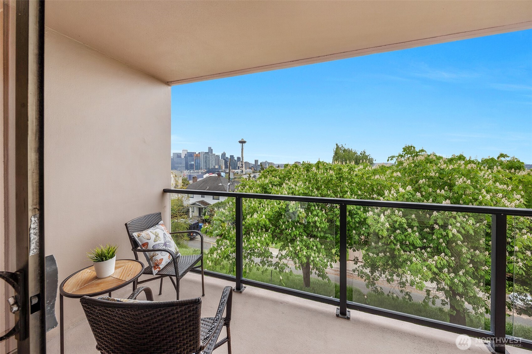 100 Ward Street #104, Seattle, WA 98109-3630