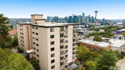 100 Ward Street #104, Seattle, WA 98109-3630 - Photo 2