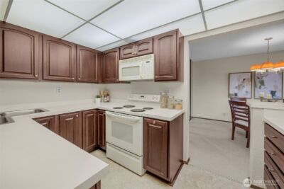 100 Ward Street #104, Seattle, WA 98109-3630 - Photo 21