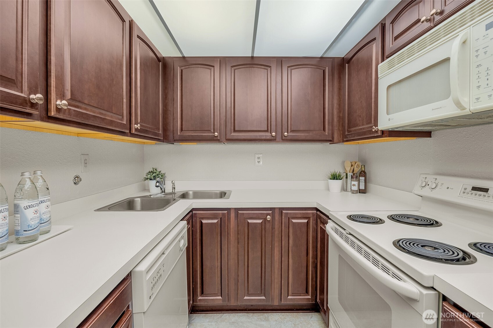 100 Ward Street #104, Seattle, WA 98109-3630