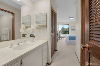 100 Ward Street #104, Seattle, WA 98109-3630 - Photo 28