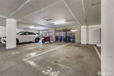 100 Ward Street #104, Seattle, WA 98109-3630 - Photo 32