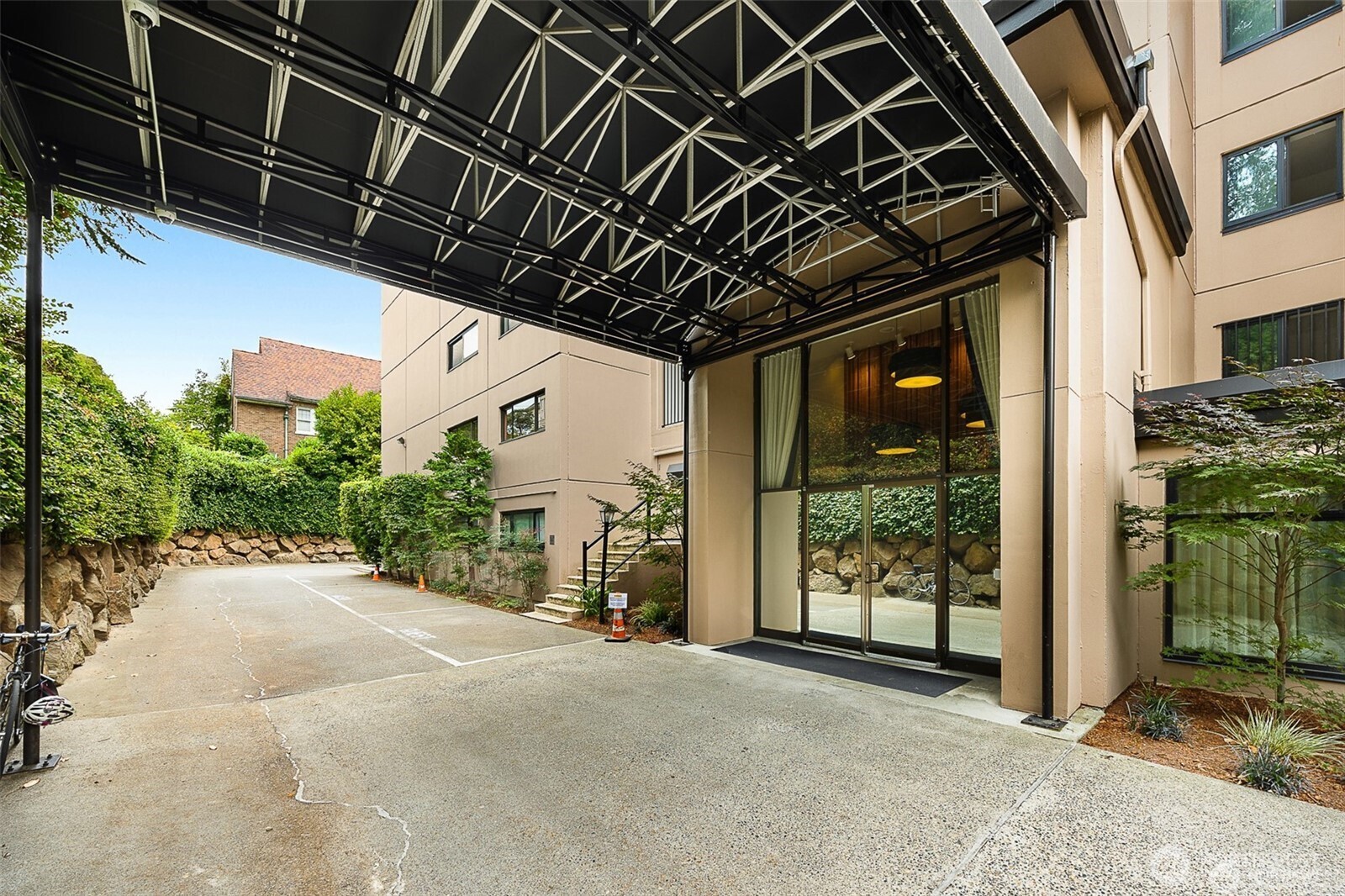 100 Ward Street #104, Seattle, WA 98109-3630