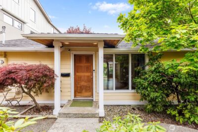 1811 29th Avenue , Seattle, WA 98122 - Photo 2