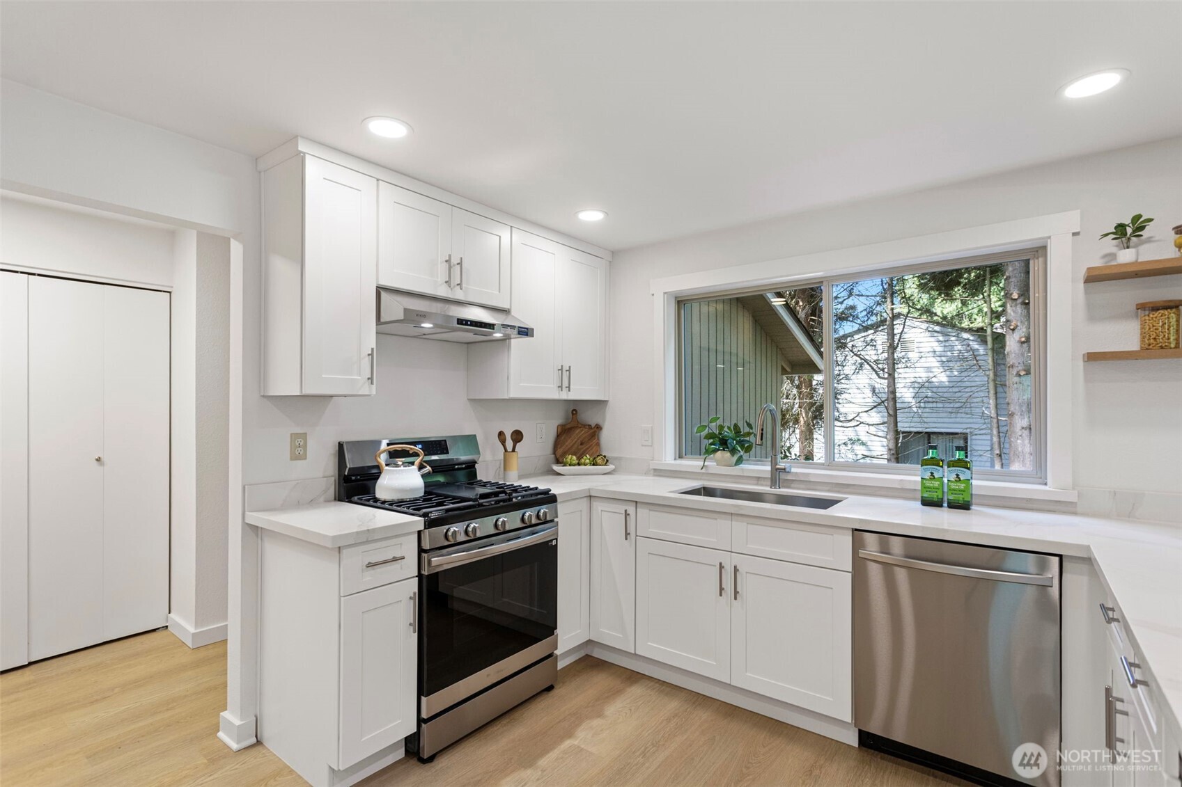 4800 152nd Place SE, Bellevue, WA 98006
