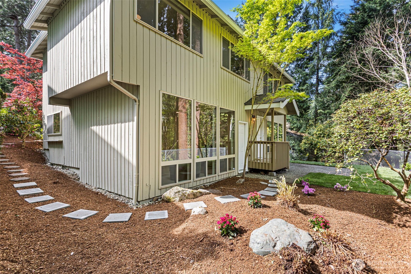 4800 152nd Place SE, Bellevue, WA 98006