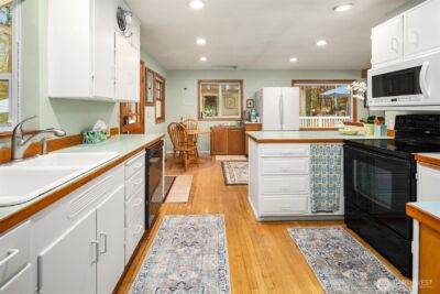 10408 238th Way SE, Issaquah, WA 98027-4816 - Photo 8