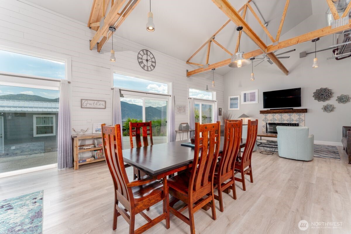 117 Wells Avenue , Manson, WA 98831