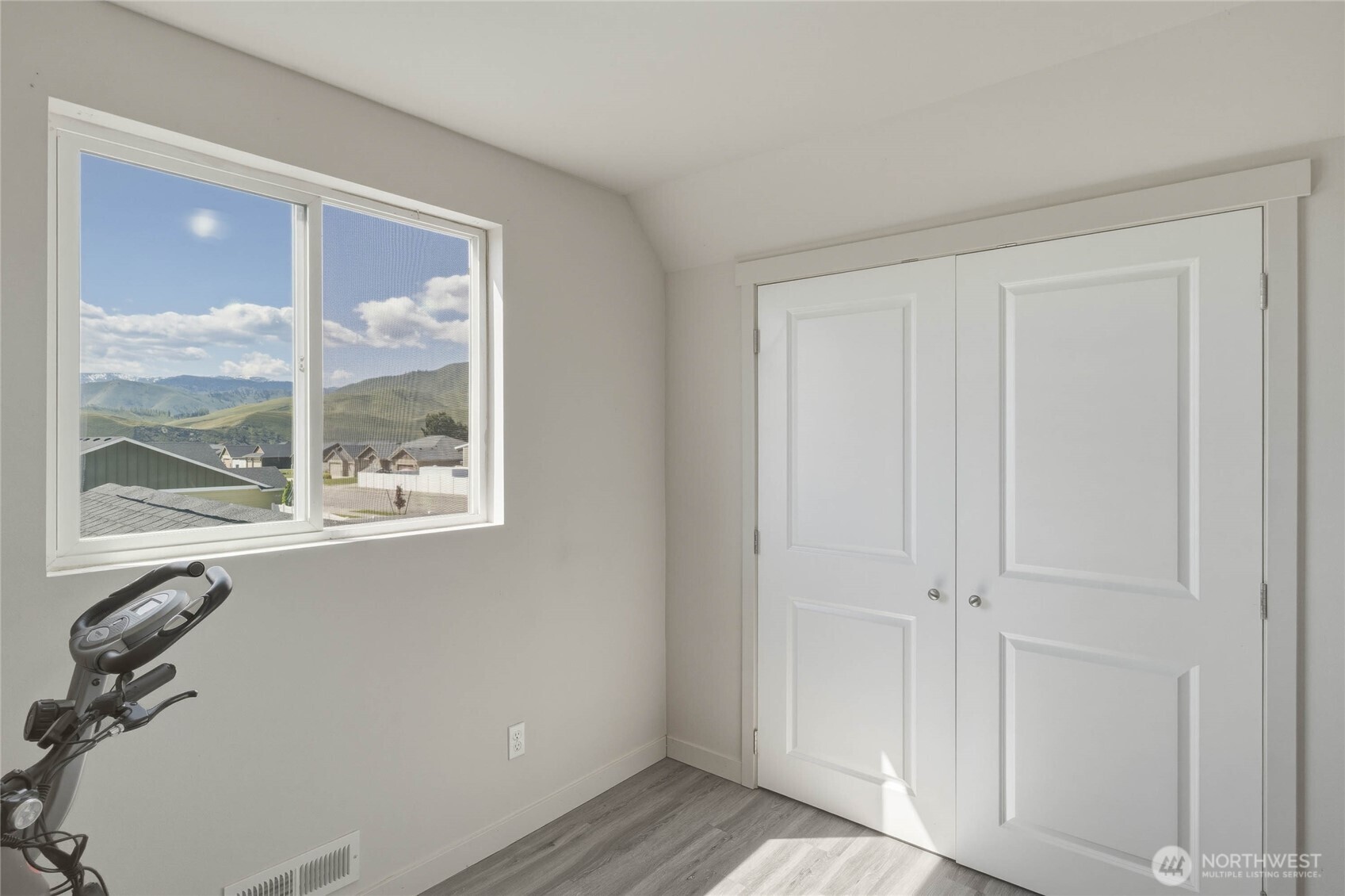 25 Sun Valley Drive , Wenatchee, WA 98801