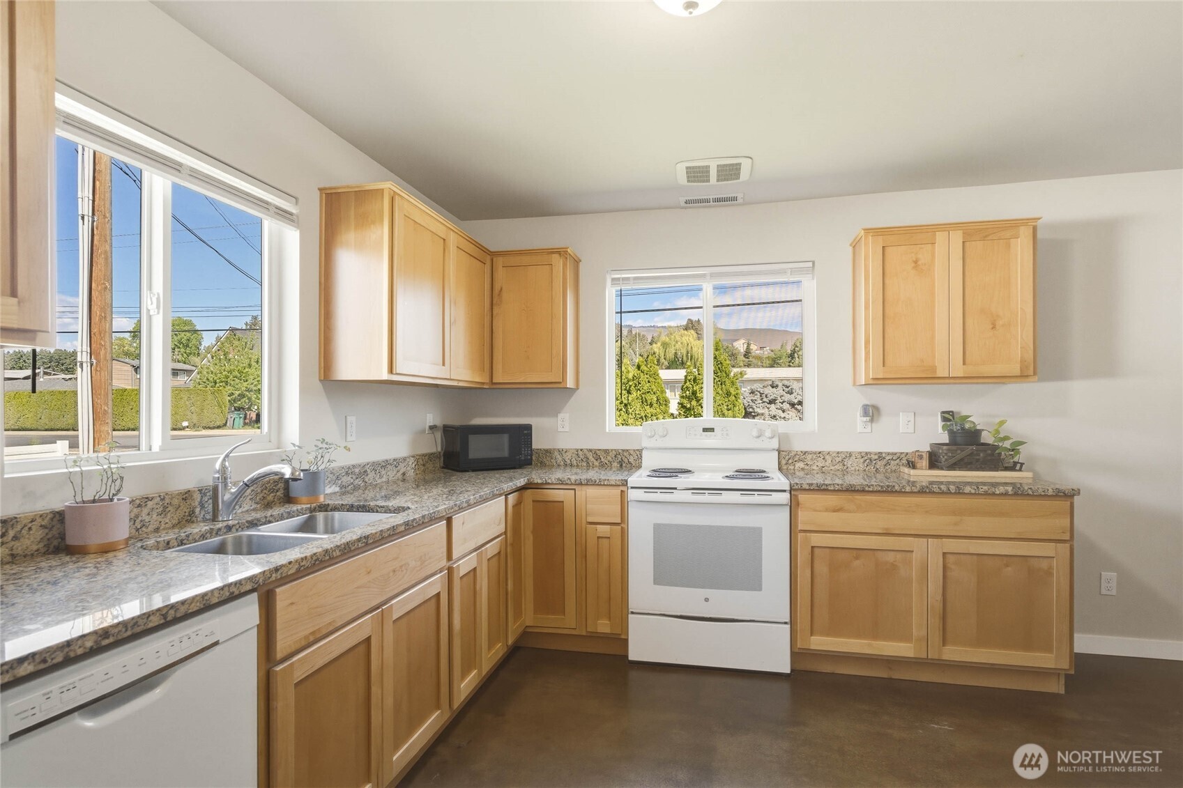 25 Sun Valley Drive , Wenatchee, WA 98801