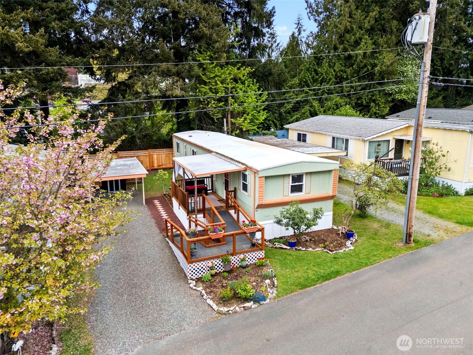 600 NE Lincoln Road #14, Poulsbo, WA 98370