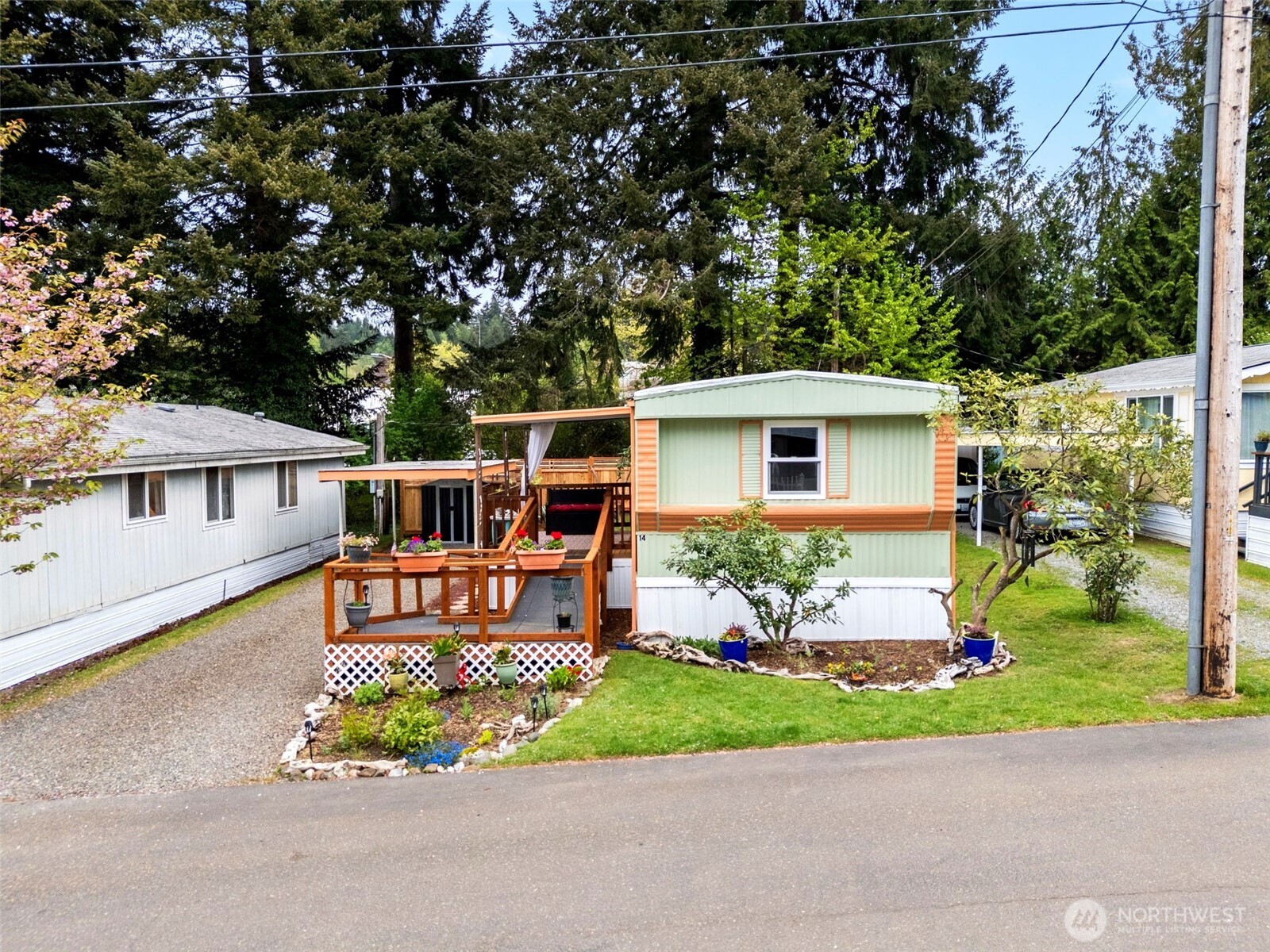 600 NE Lincoln Road #14, Poulsbo, WA 98370