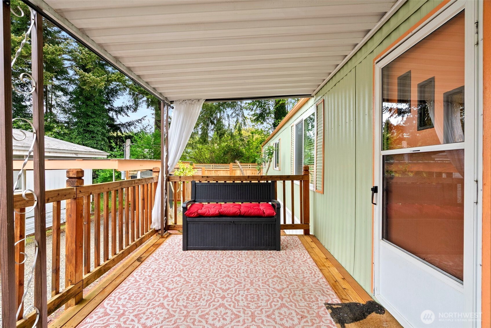 600 NE Lincoln Road #14, Poulsbo, WA 98370
