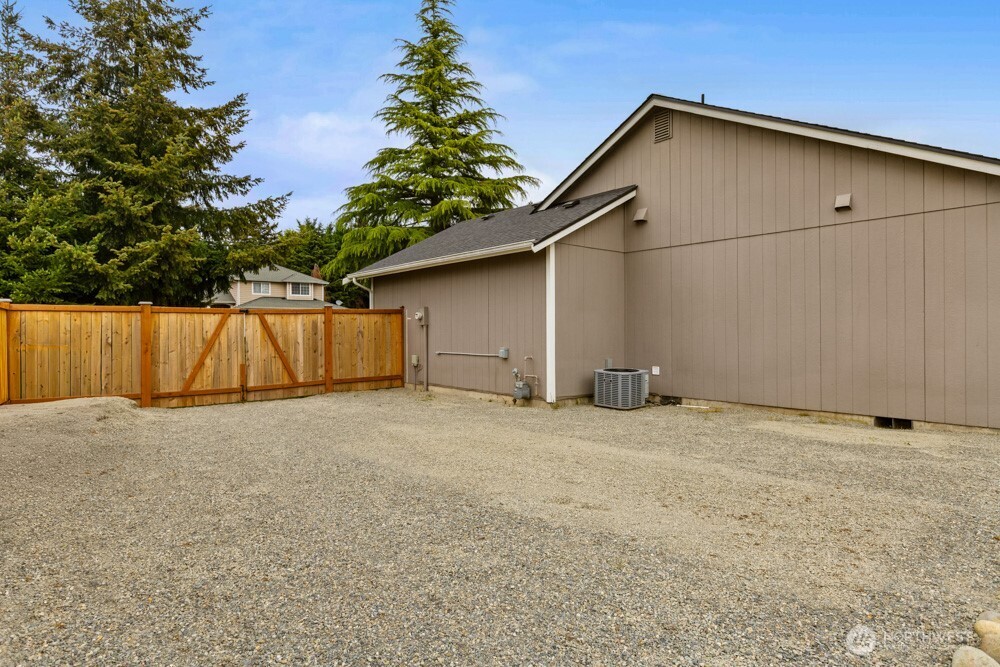 22408 113th Street E, Buckley, WA 98321-9163