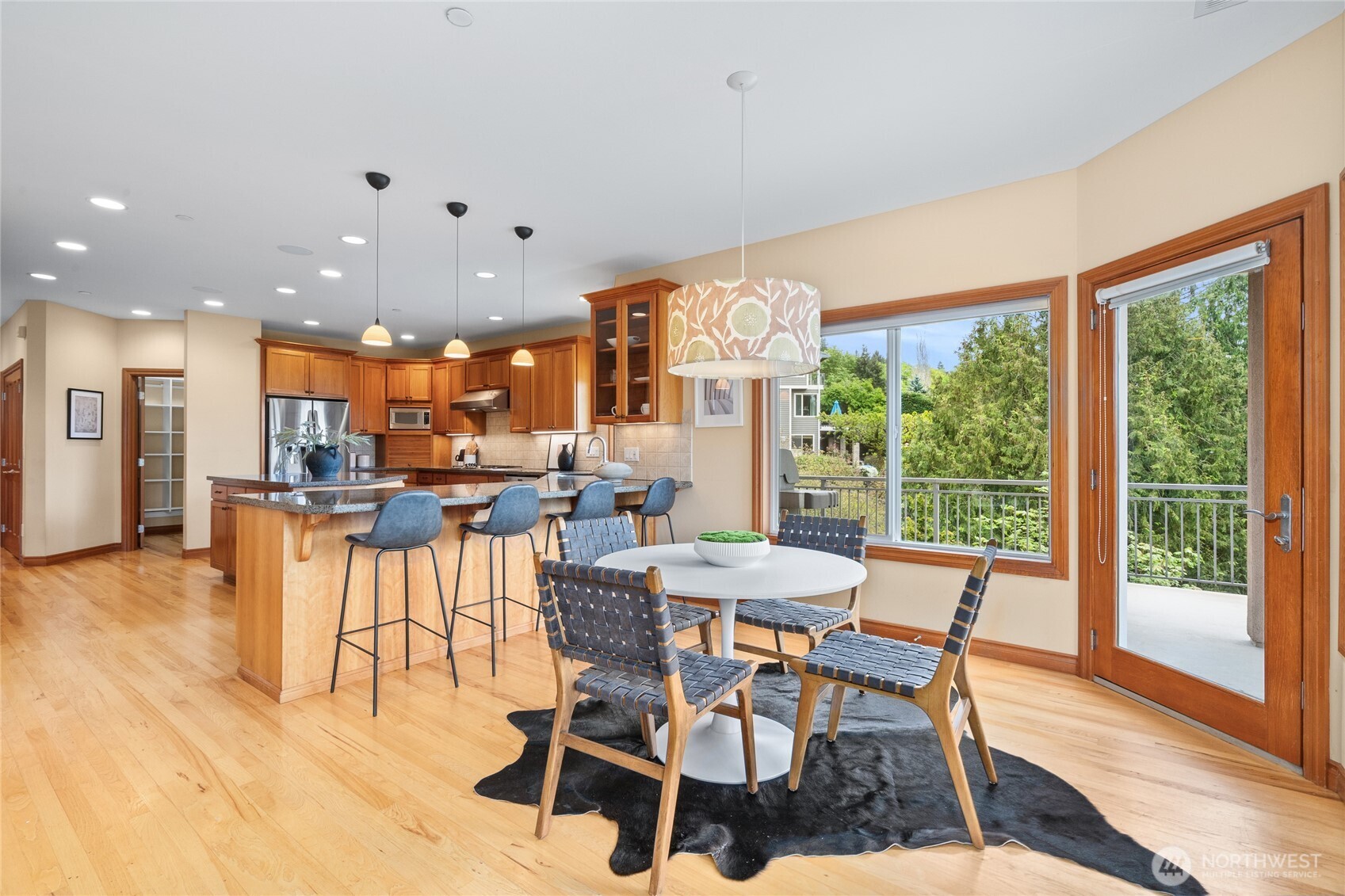 6317 NE 138th Place , Kirkland, WA 98034
