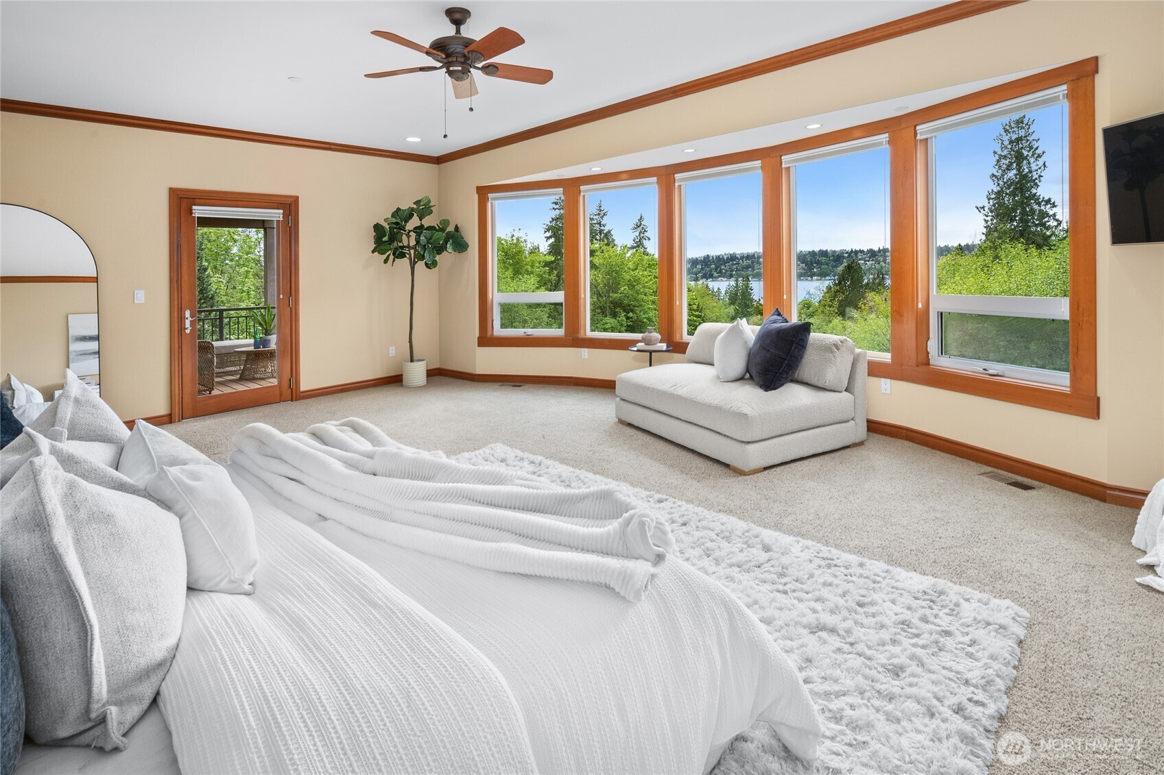 6317 NE 138th Place , Kirkland, WA 98034