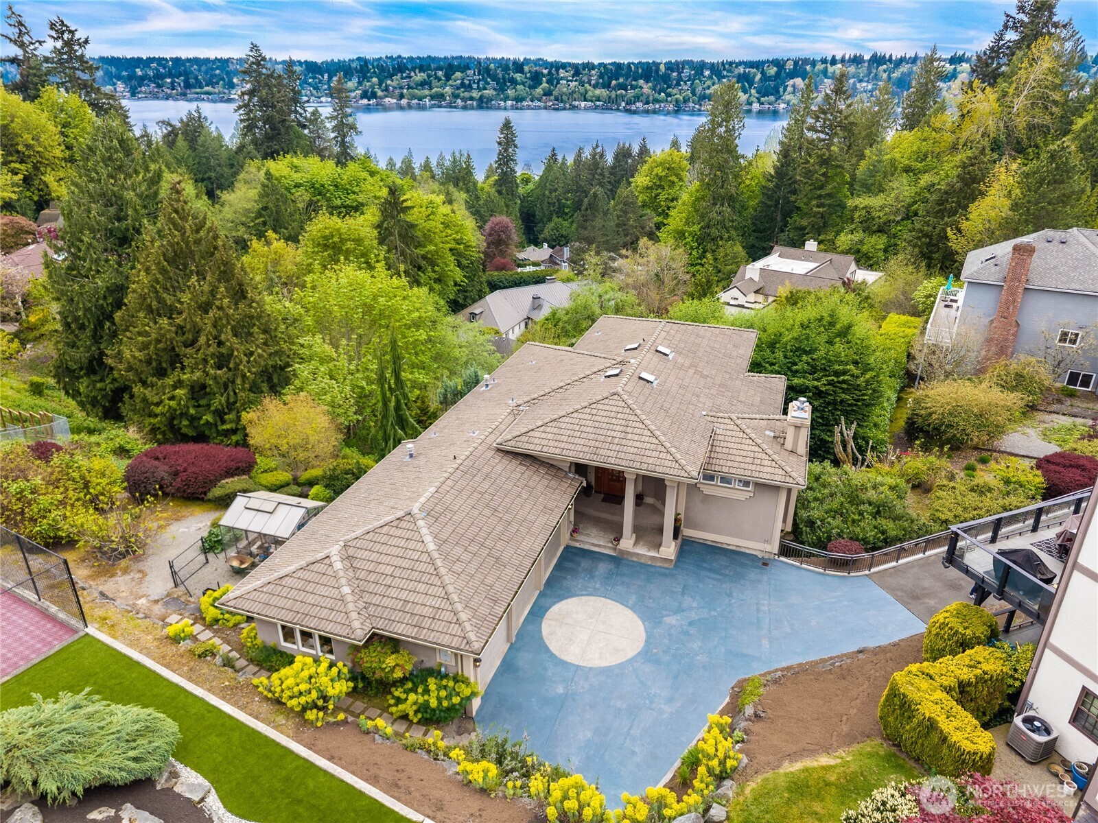6317 NE 138th Place , Kirkland, WA 98034