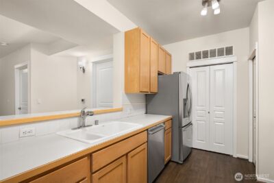 109 2nd Street S #422, Kirkland, WA 98033 - Photo 23