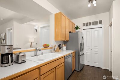109 2nd Street S #422, Kirkland, WA 98033 - Photo 8