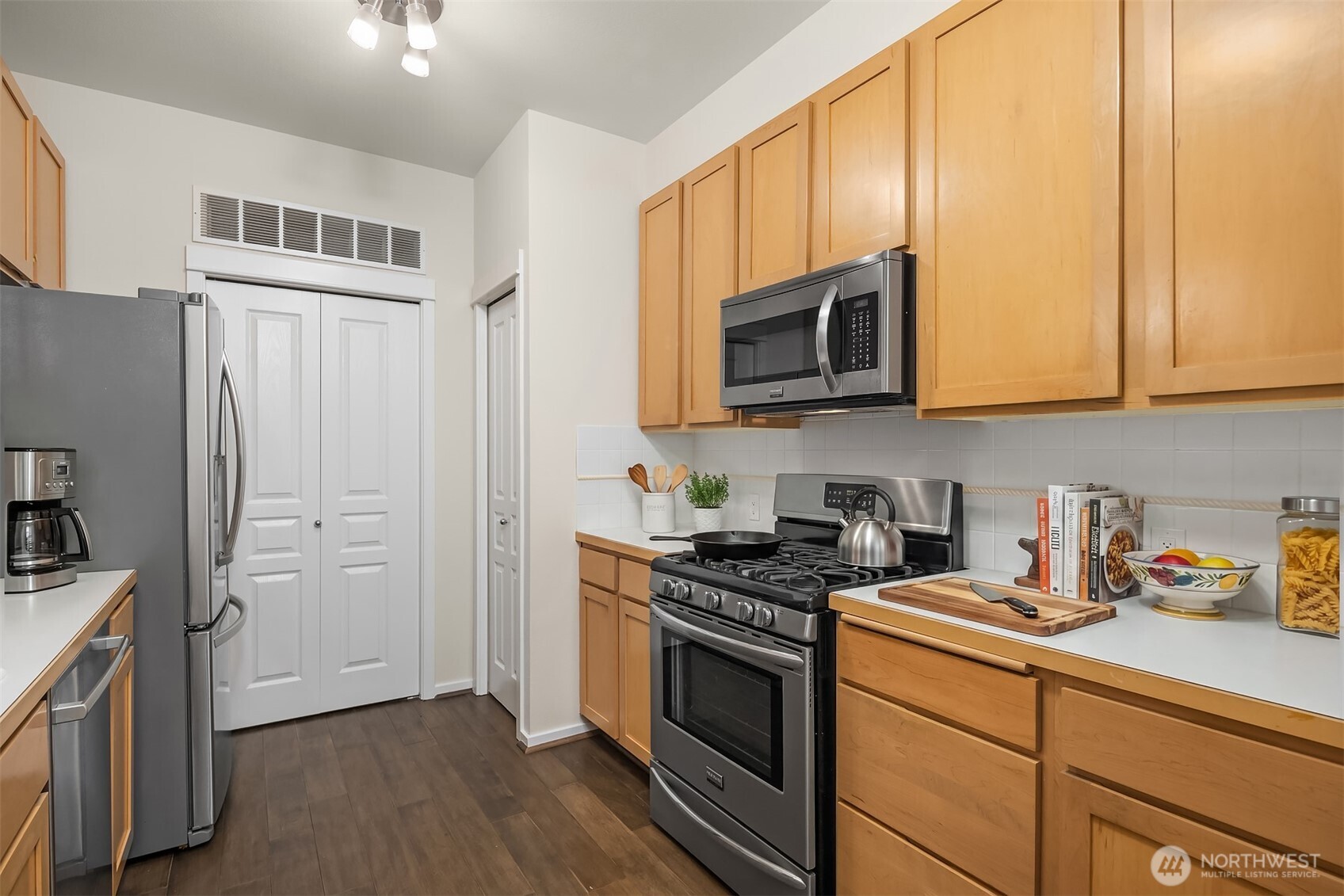 109 2nd Street S #422, Kirkland, WA 98033