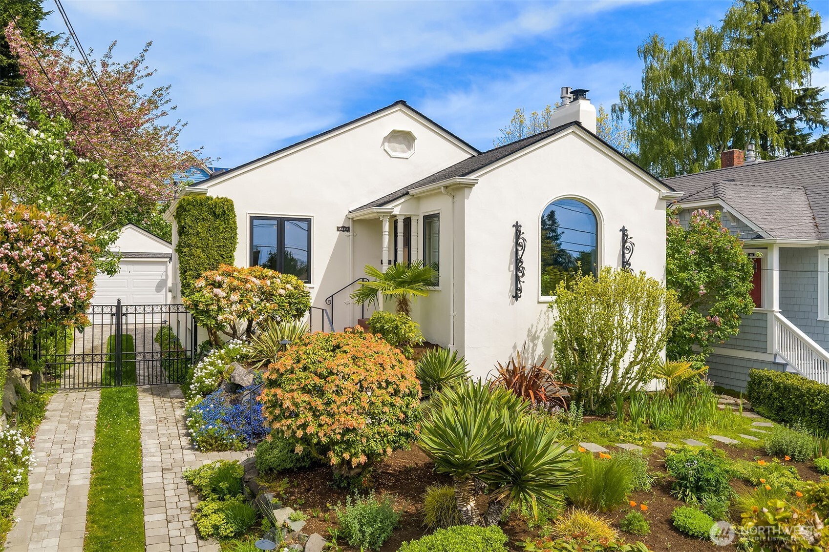 2624 W Plymouth Street , Seattle, WA 98199