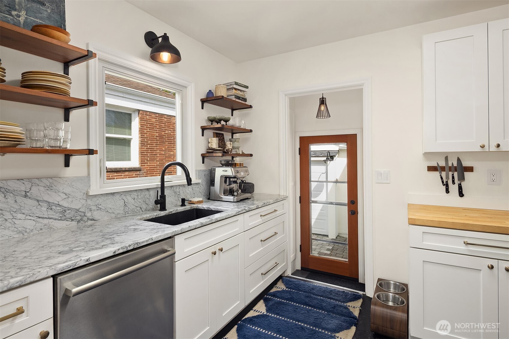 2624 W Plymouth Street , Seattle, WA 98199