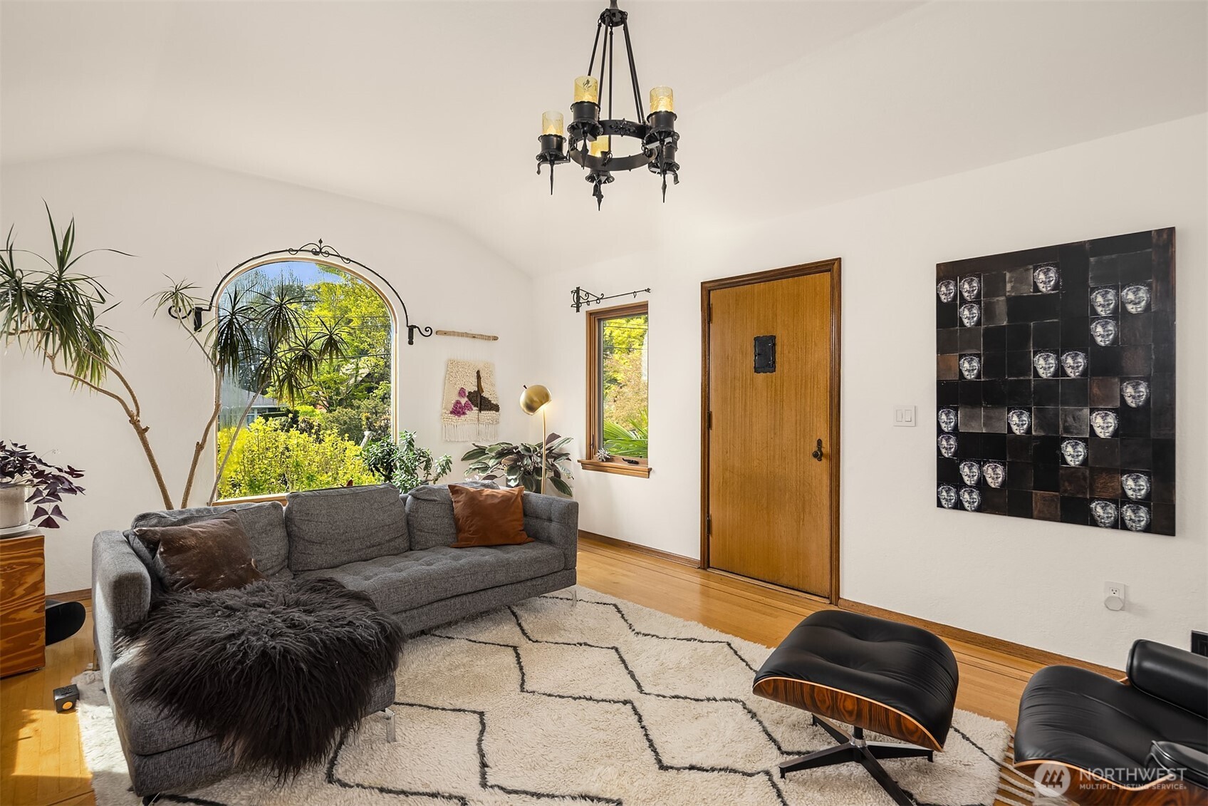 2624 W Plymouth Street , Seattle, WA 98199