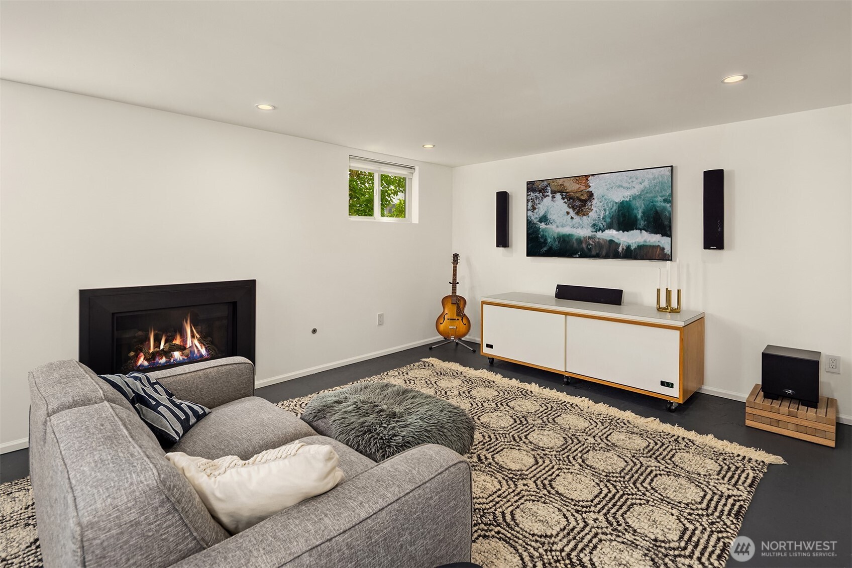 2624 W Plymouth Street , Seattle, WA 98199