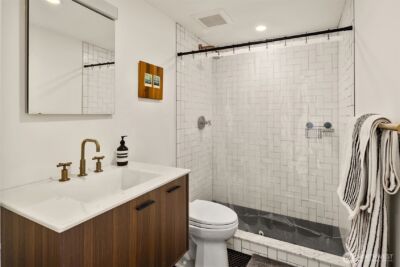 2624 W Plymouth Street , Seattle, WA 98199 - Photo 25