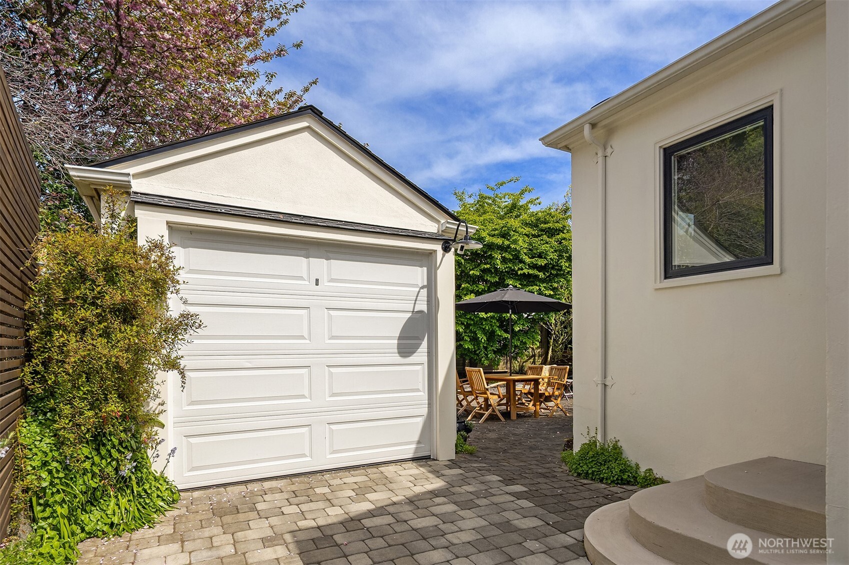 2624 W Plymouth Street , Seattle, WA 98199
