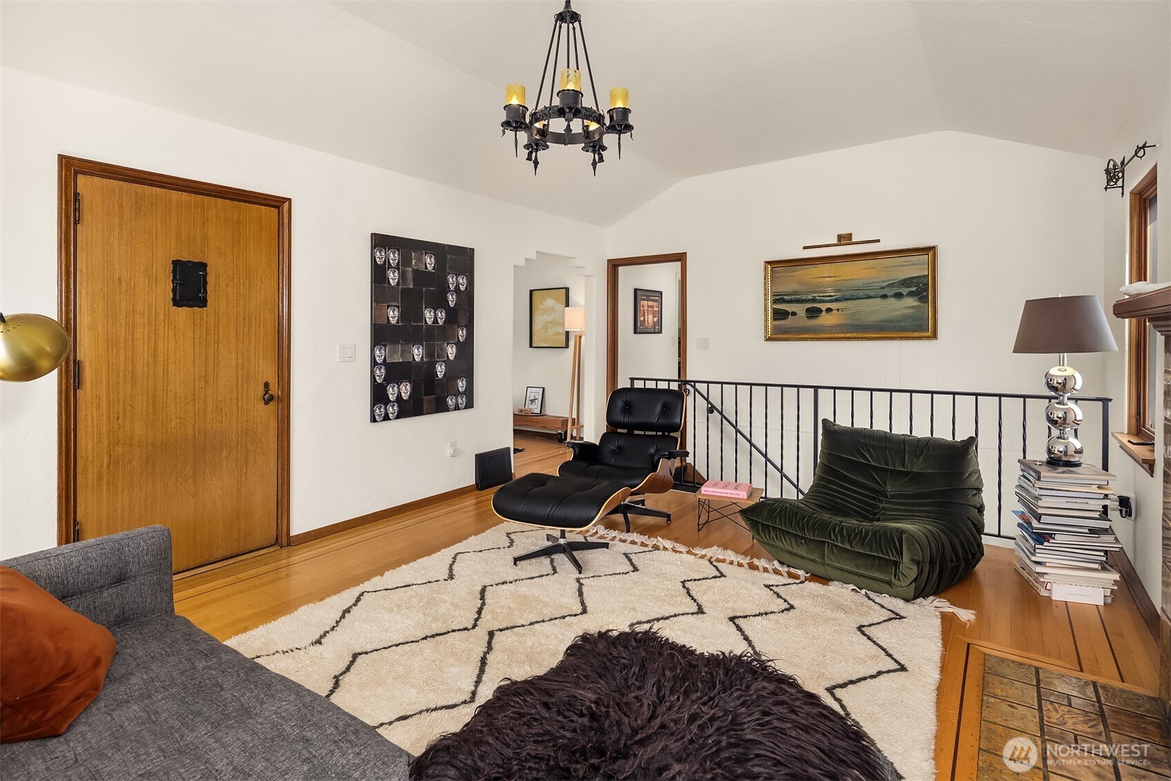 2624 W Plymouth Street , Seattle, WA 98199