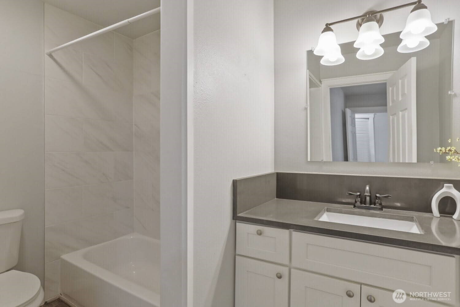 1226 Bellefield Park Lane NW #1226, Bellevue, WA 98004