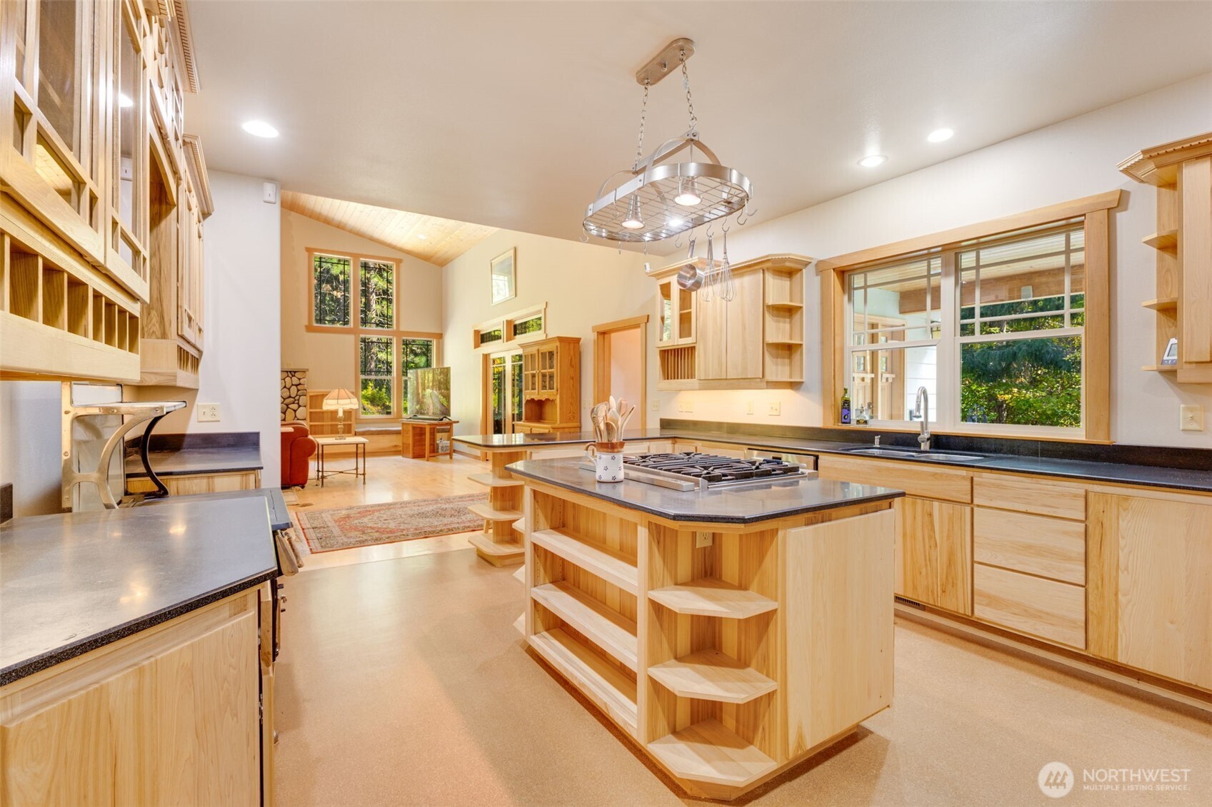 12280 State Route 903 , Ronald, WA 98940