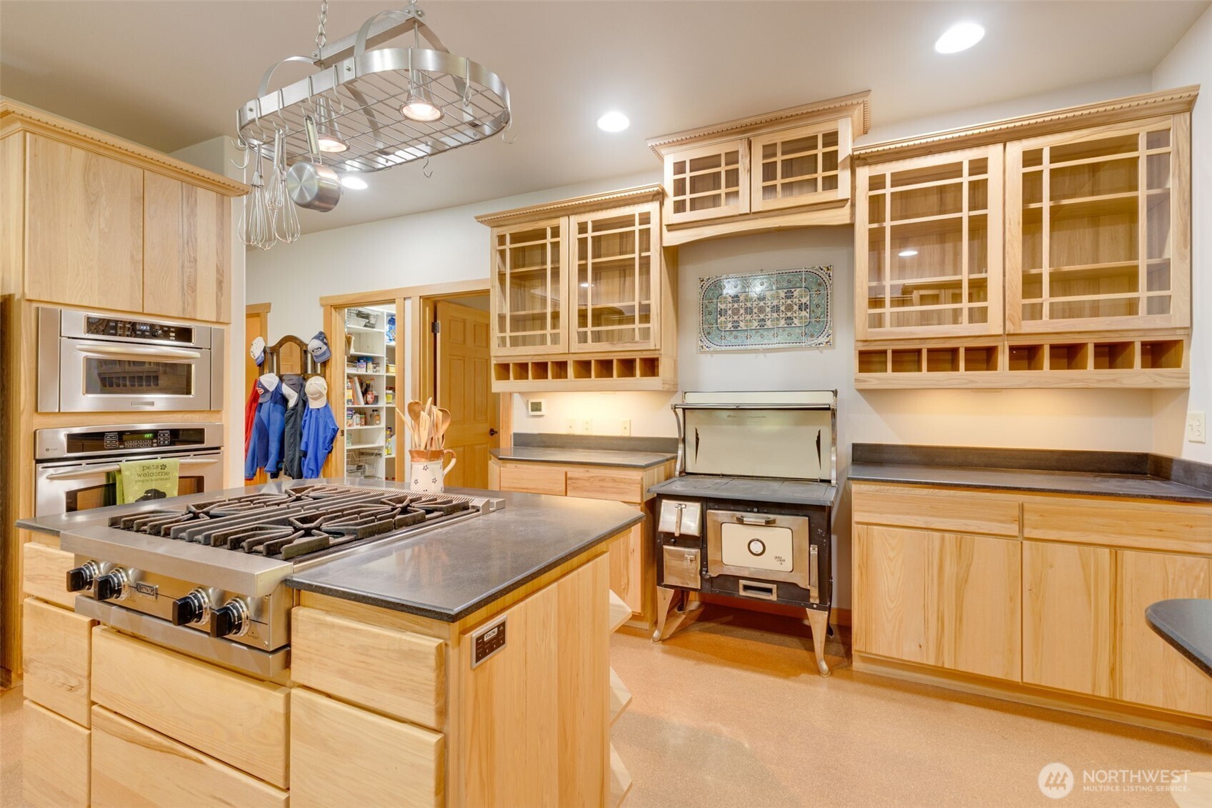 12280 State Route 903 , Ronald, WA 98940