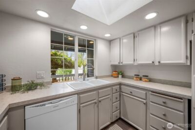 25 E Intercity Avenue , Everett, WA 98208 - Photo 11