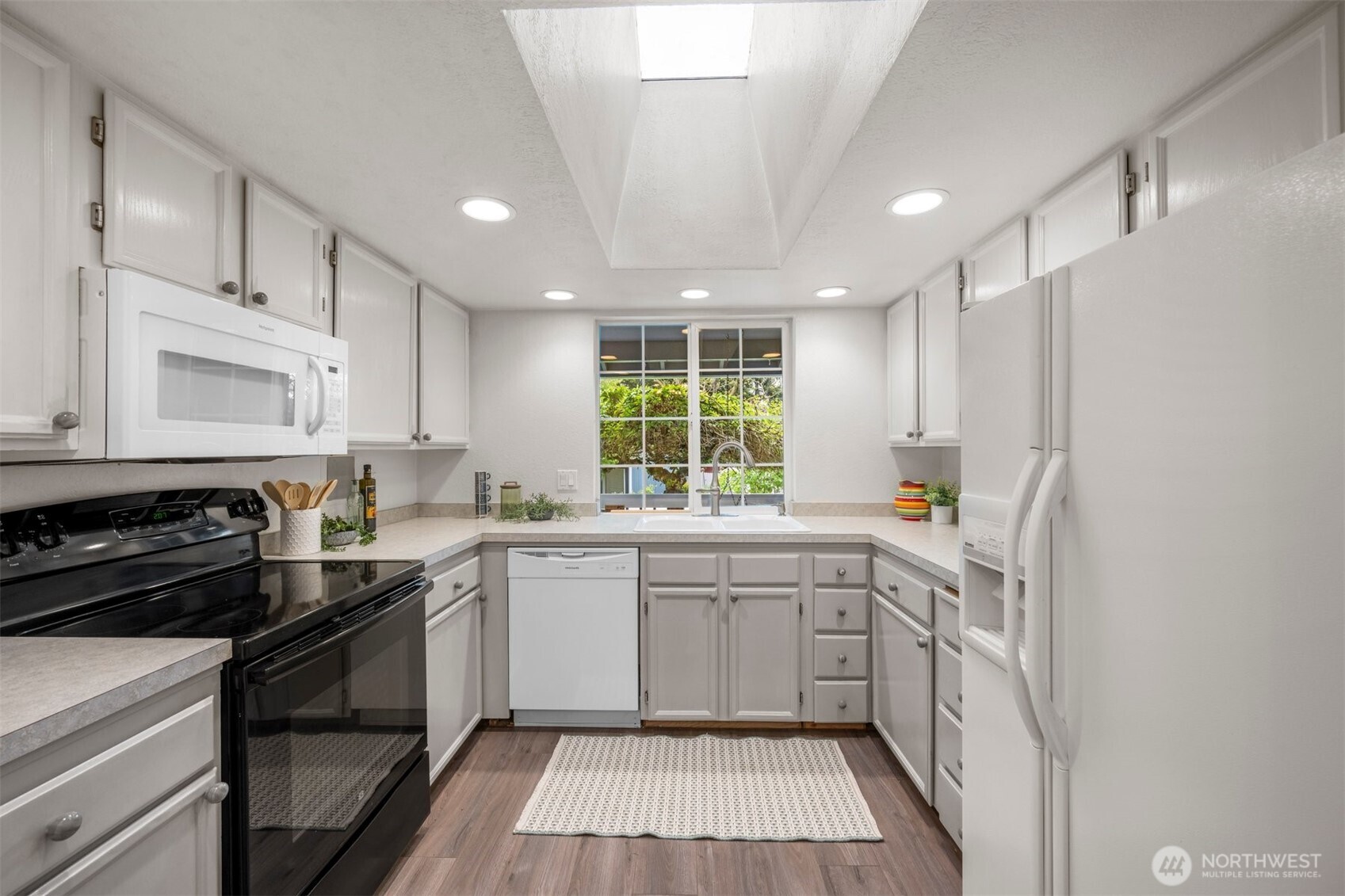 25 E Intercity Avenue , Everett, WA 98208