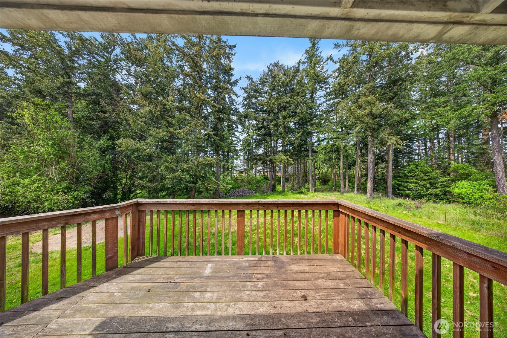 945 Walker Avenue , Oak Harbor, WA 98277-7643
