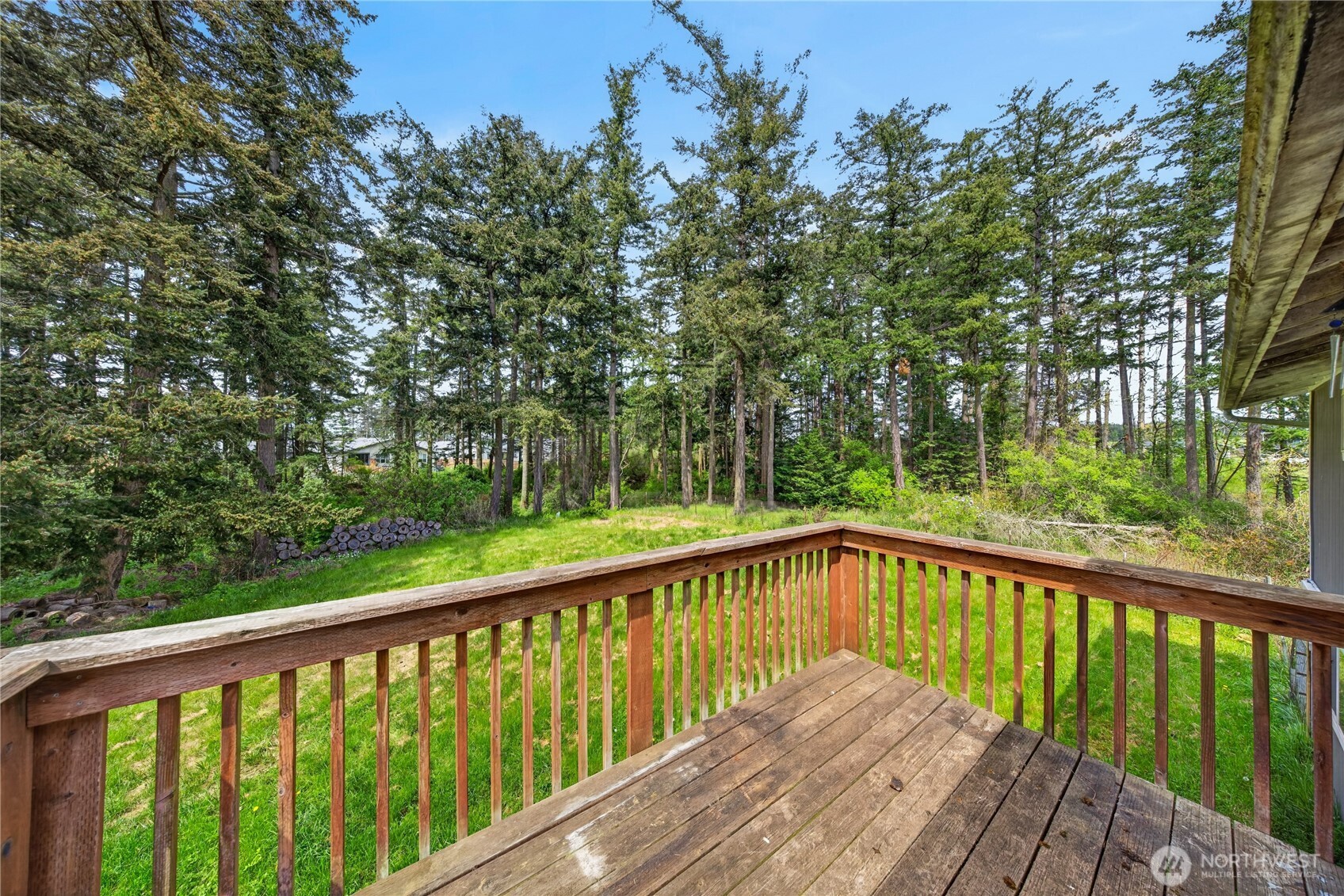 945 Walker Avenue , Oak Harbor, WA 98277-7643