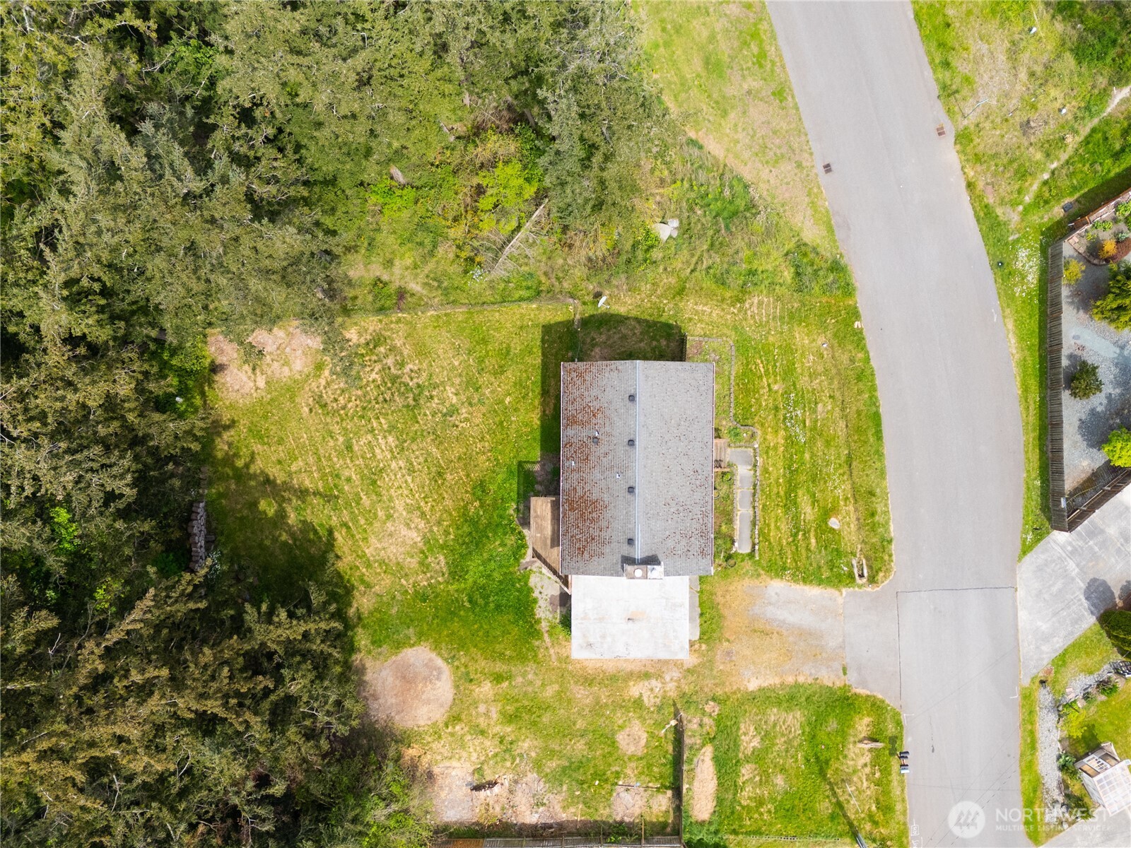 945 Walker Avenue , Oak Harbor, WA 98277-7643