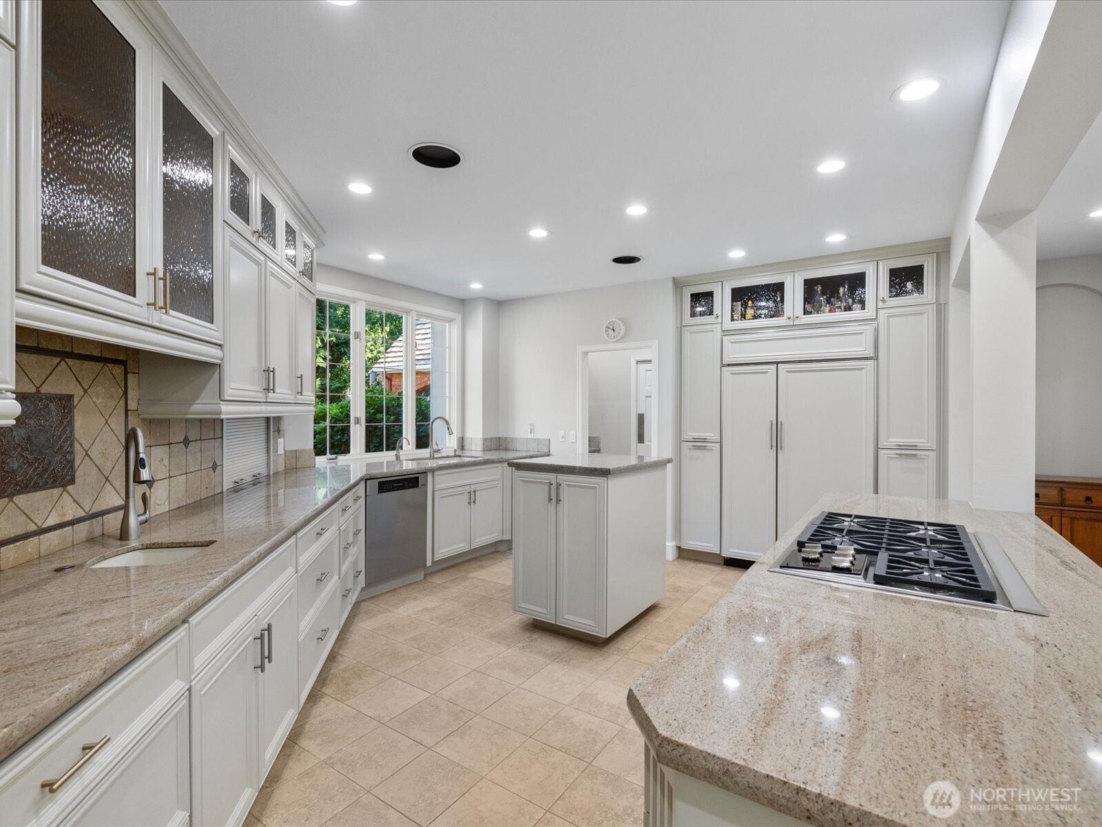 20421 NE 66th Court , Redmond, WA 98053
