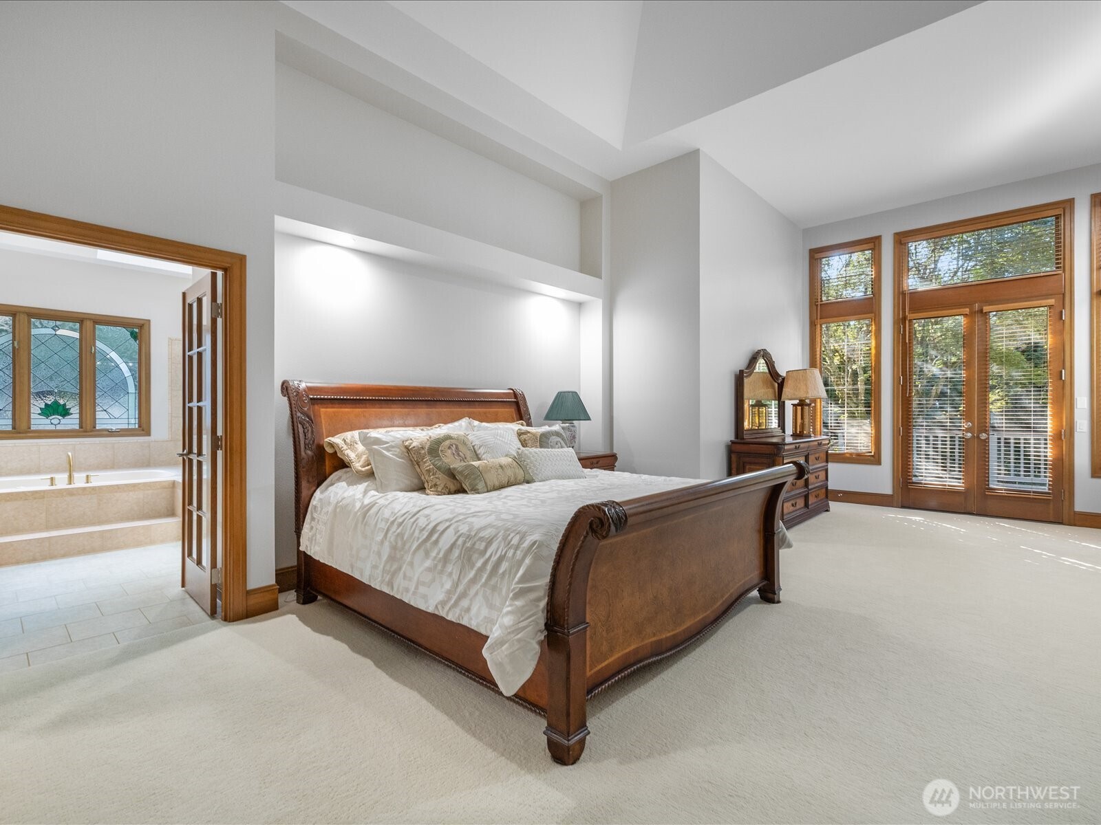20421 NE 66th Court , Redmond, WA 98053